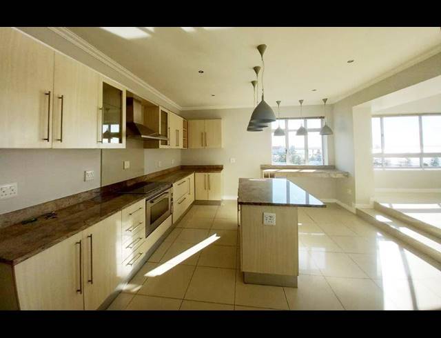 4 BEDROOM APARTMENT RENTED IN SUMMERSTRAND